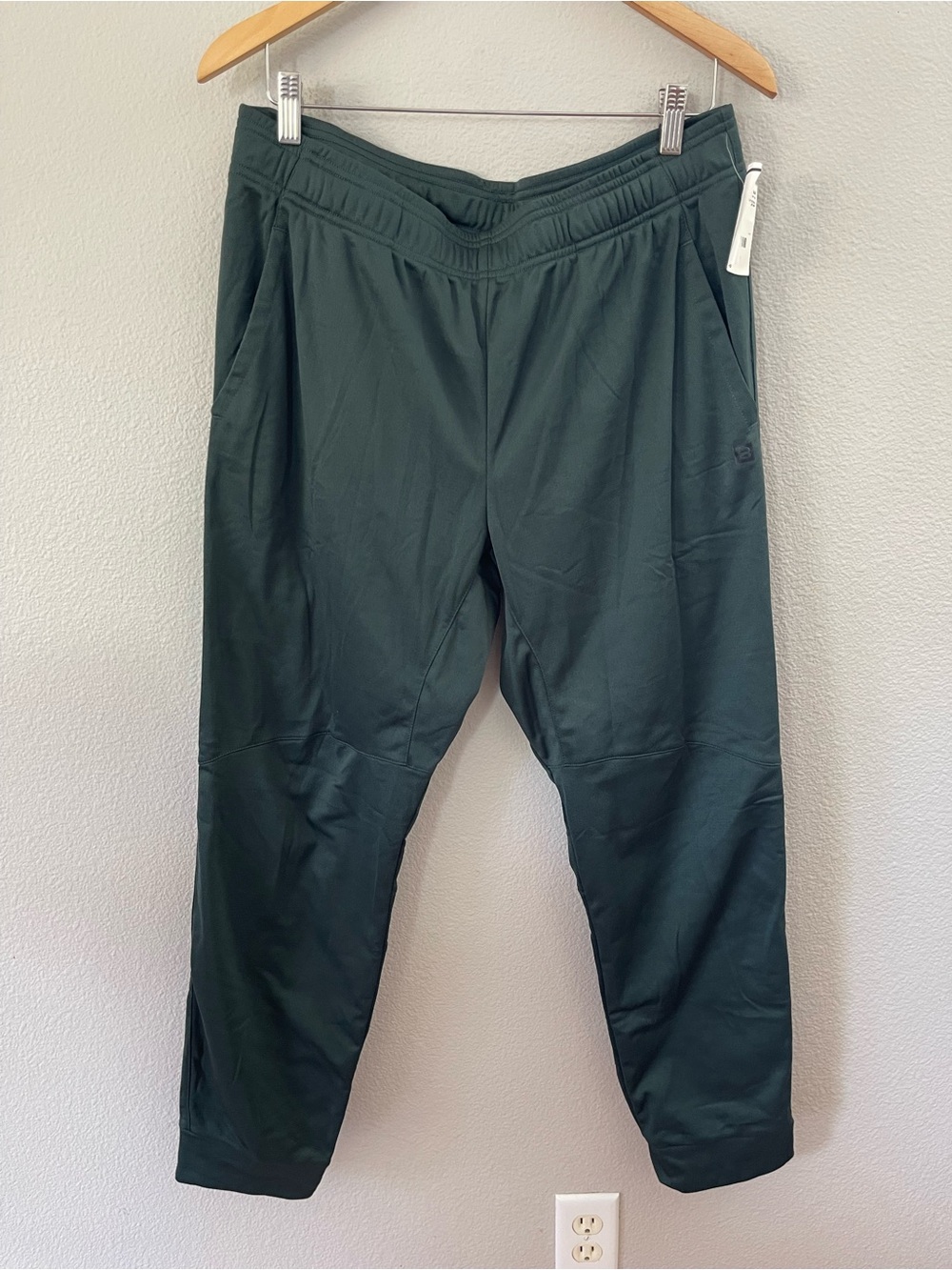Layer 8 Green Performance Pants Size L NEW